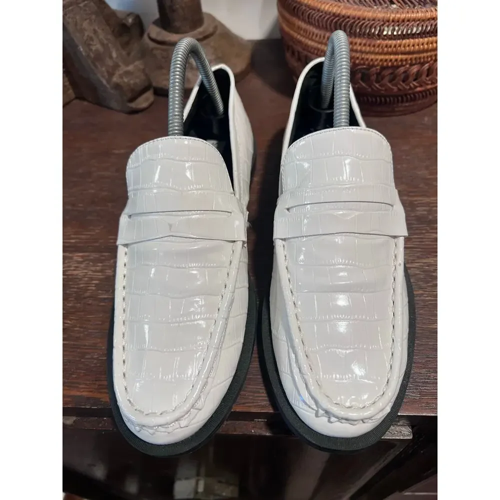Steve Madden Goodman Preppy White Croc Embossed Penny Loafers - Size 8.5